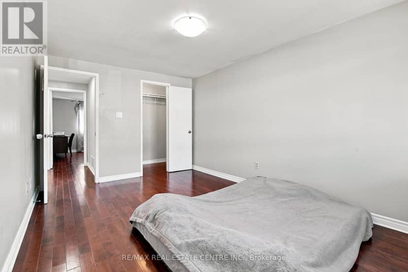 49 - 44 Franklin Court — photo 15 of 25