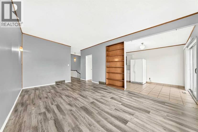 6329 Centre Street NW, Calgary, photo 4