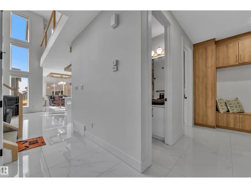 2733 62 AV — photo 11 of 40
