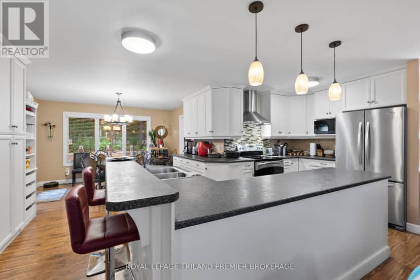 7710 Clayton Street, Lambton Shores, photo 8