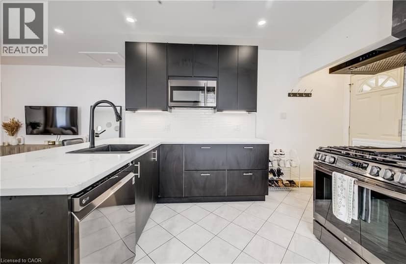 34 ST CLAIR Avenue — photo 11 of 29