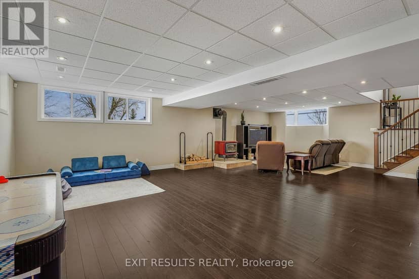 1887 Champlain Street — photo 26 of 30