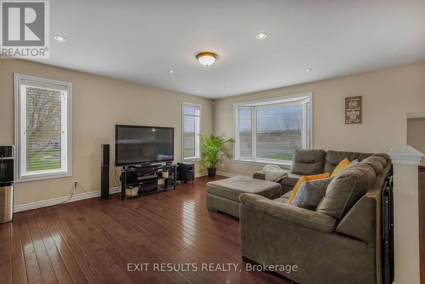 1887 Champlain Street — photo 7 of 30