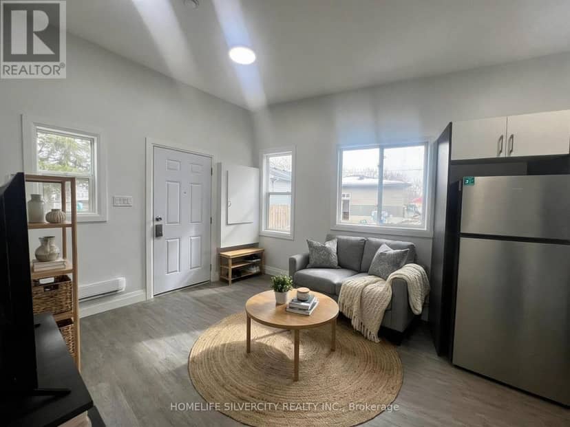 221 Emerson Avenue S — photo 12 of 40