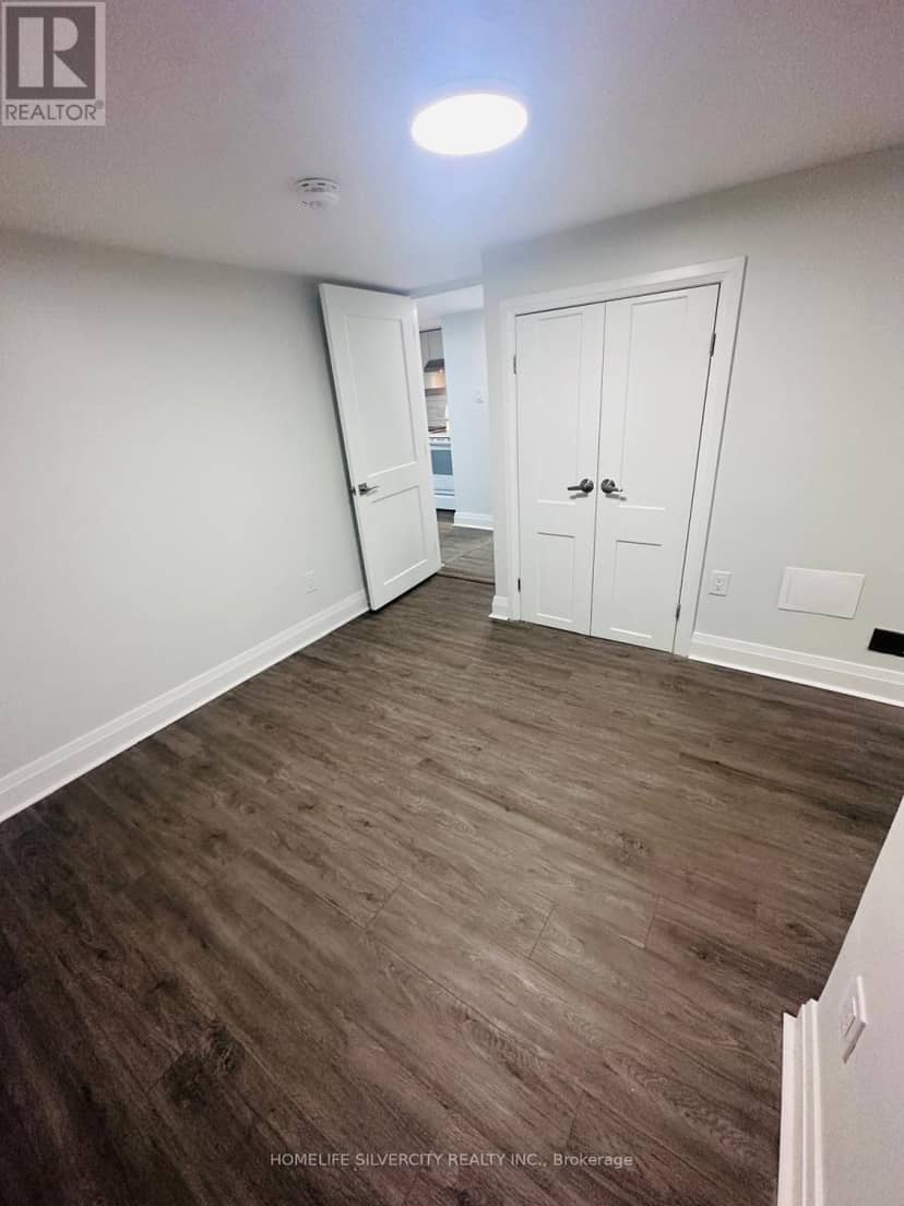 221 Emerson Avenue S — photo 20 of 40