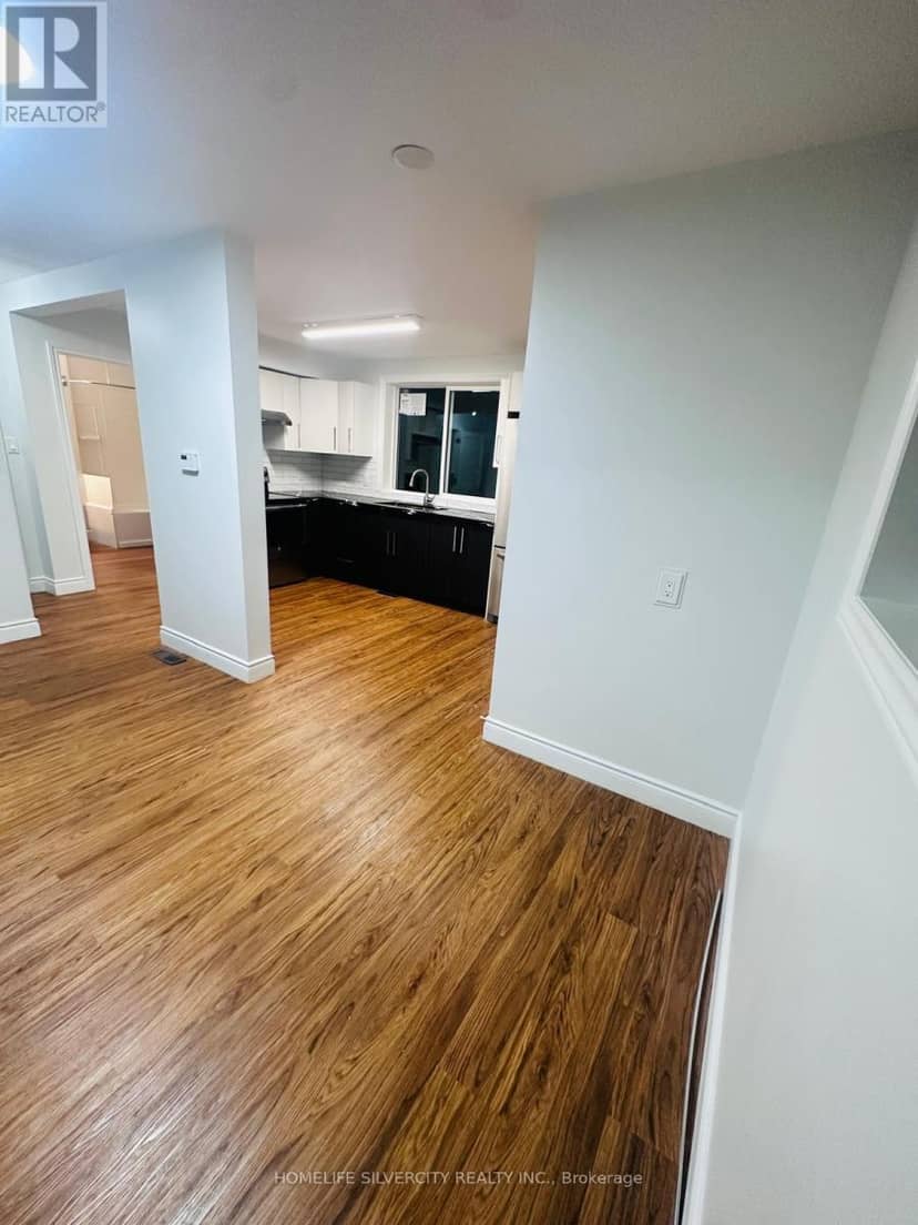221 Emerson Avenue S — photo 19 of 40