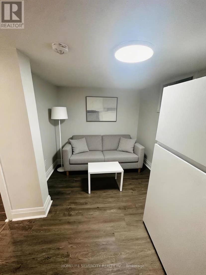 221 Emerson Avenue S, London South, photo 4