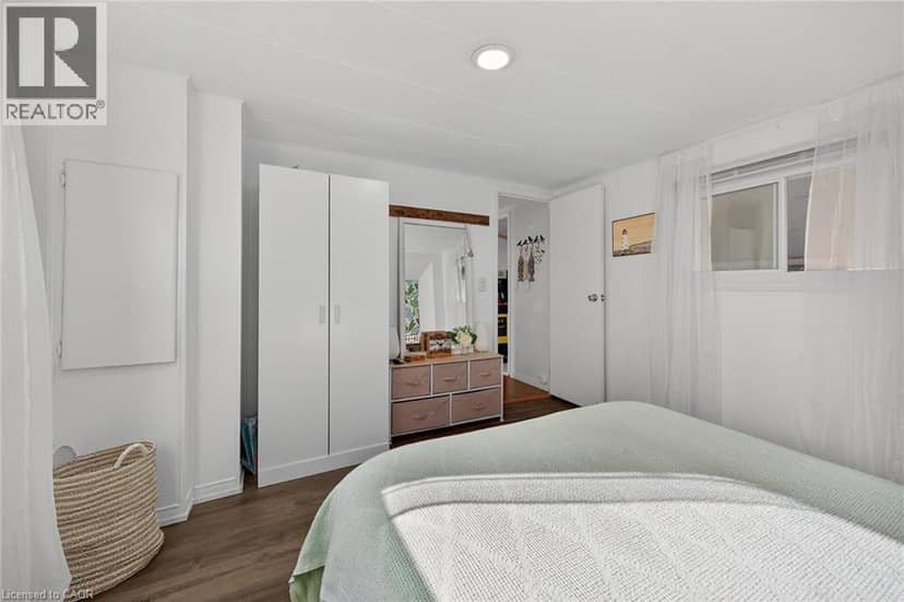 45 PARK Lane — photo 17 of 40