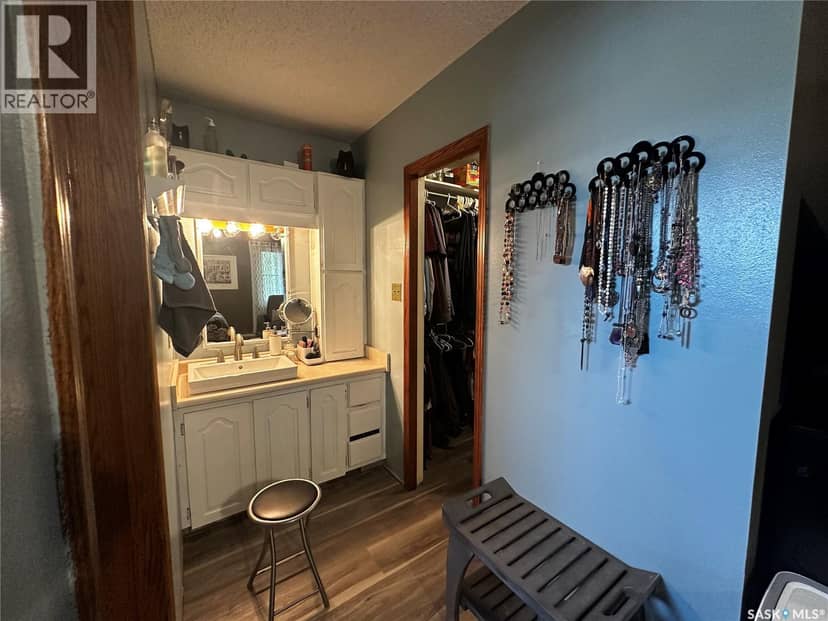 895 Brimacombe DRIVE — photo 21 of 36