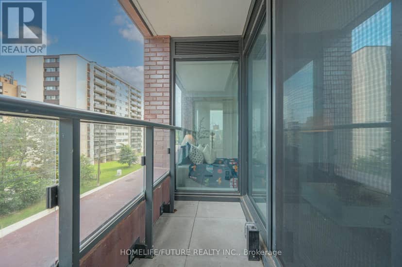 208 - 28 Ann Street — photo 18 of 30