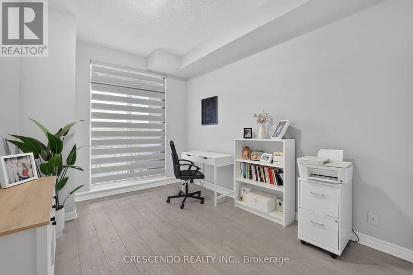 306 - 11121 Yonge Street — photo 19 of 39