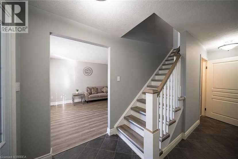 20 HOGARTH Road — photo 6 of 40