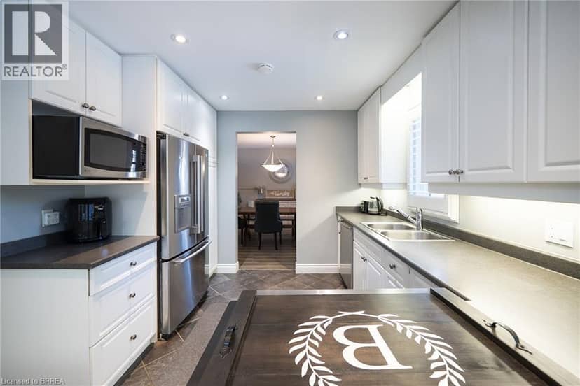 20 HOGARTH Road — photo 12 of 40