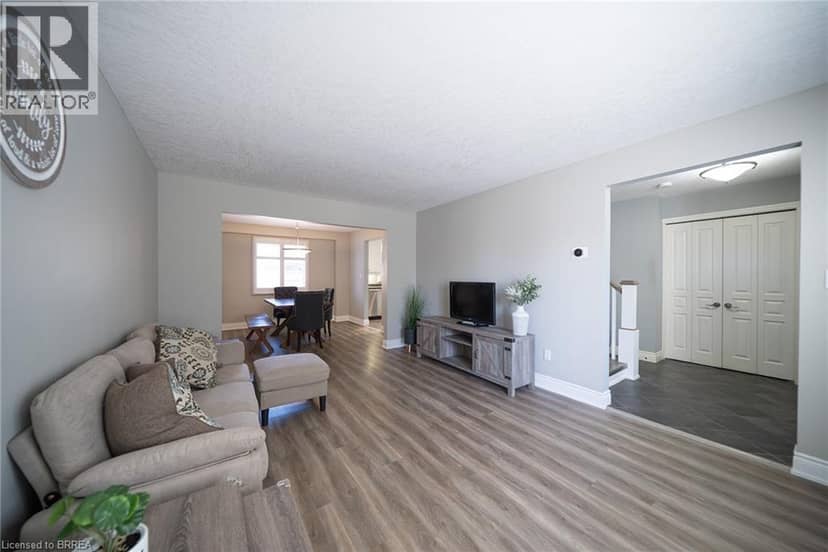 20 HOGARTH Road — photo 7 of 40