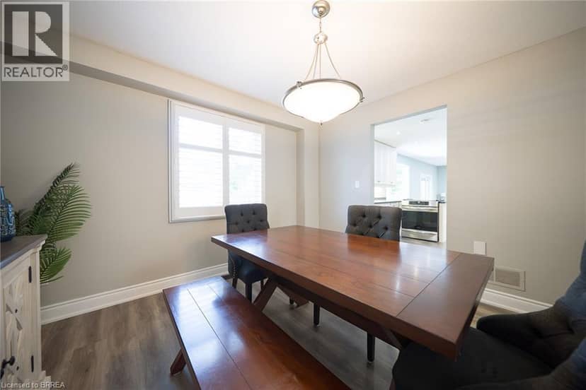 20 HOGARTH Road — photo 9 of 40