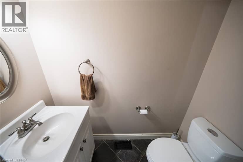 20 HOGARTH Road — photo 18 of 40