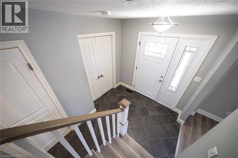 20 HOGARTH Road — photo 19 of 40