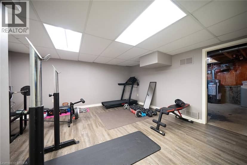 20 HOGARTH Road — photo 35 of 40