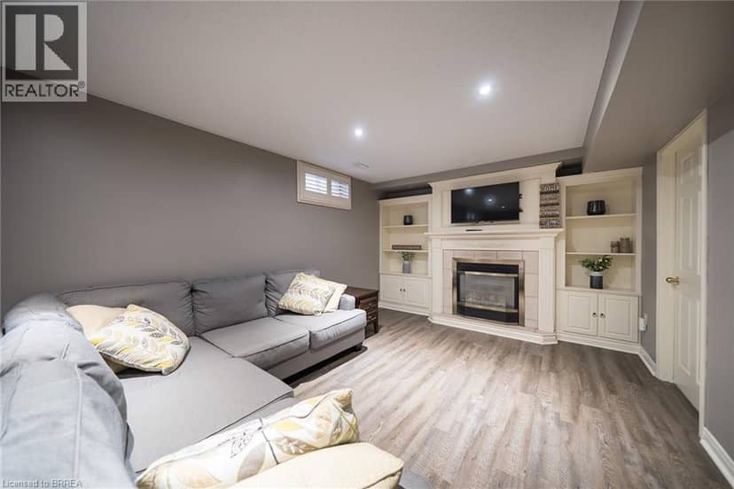 20 HOGARTH Road — photo 34 of 40