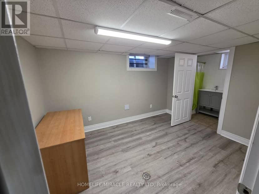 7150 Douglas Crescent — photo 12 of 17