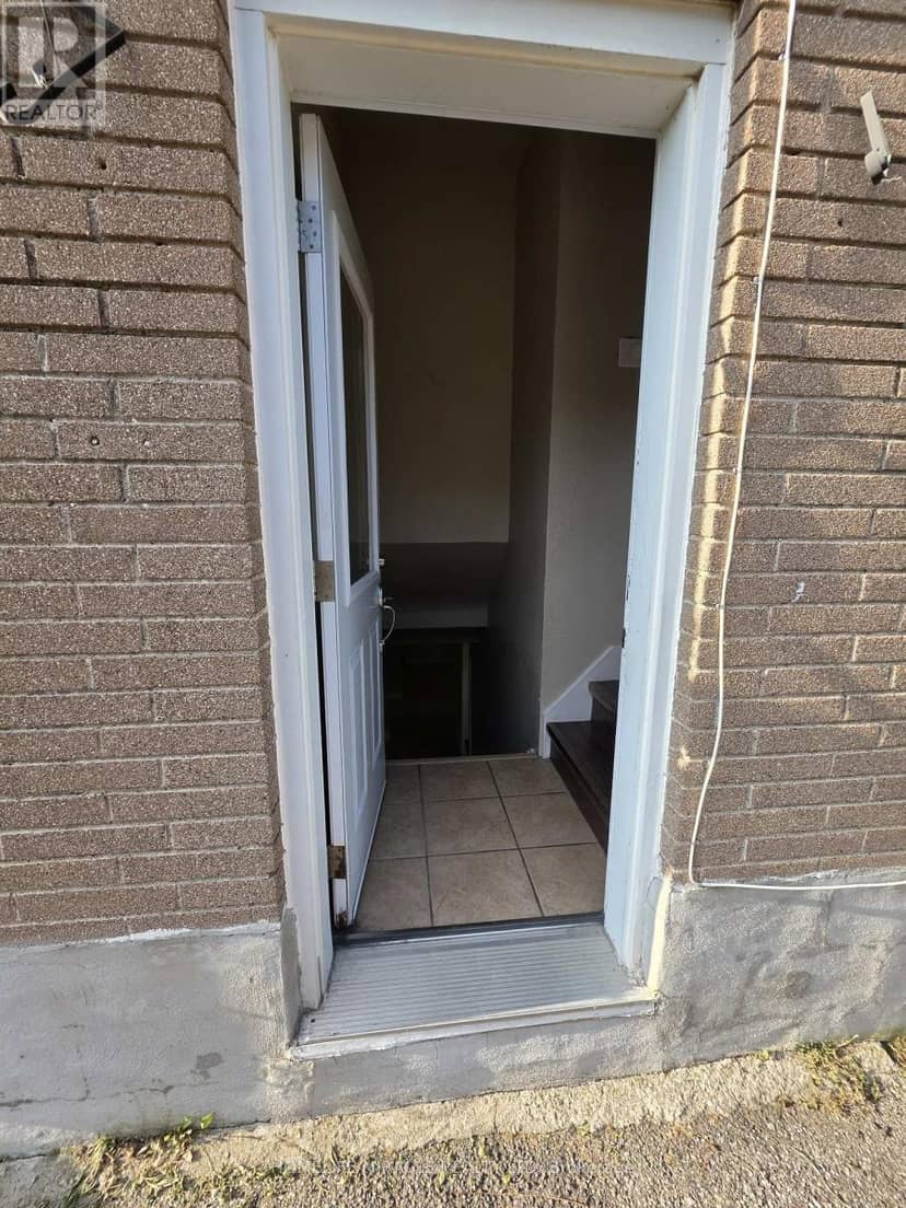 7150 Douglas Crescent — photo 17 of 17