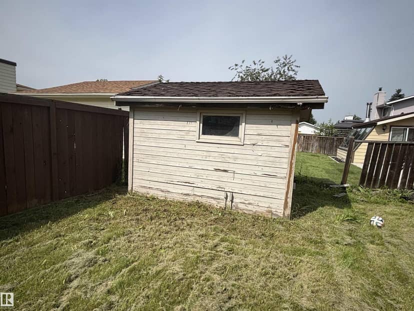 9223 172 AV NW — photo 37 of 40