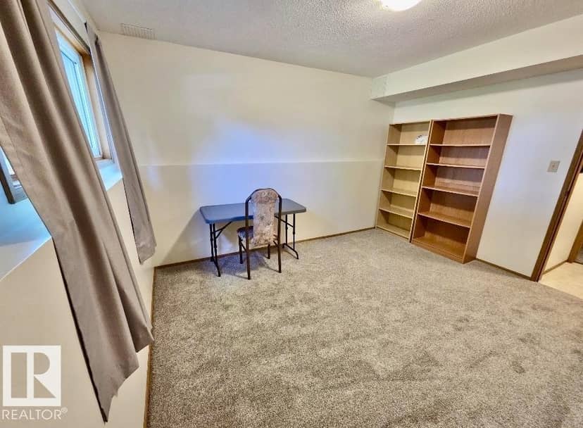 5914 52 ST — photo 30 of 40