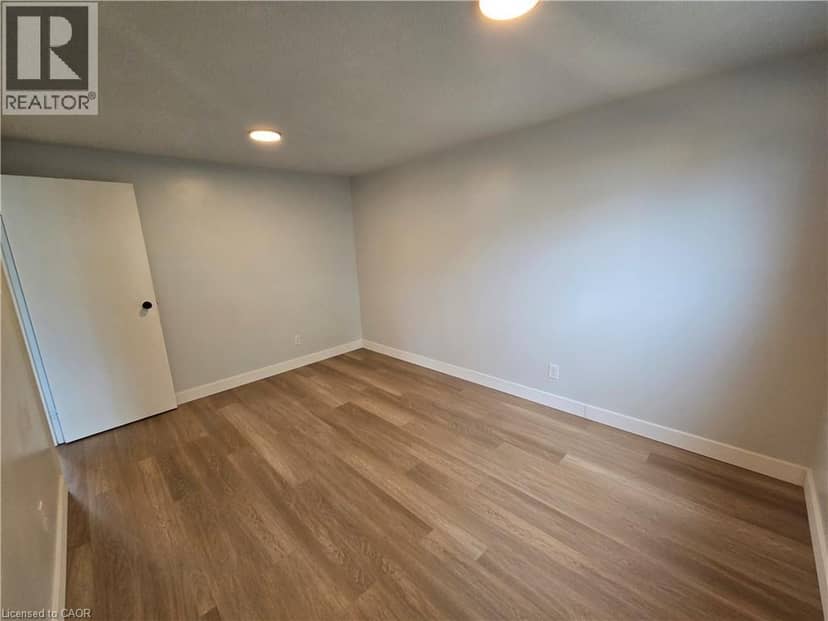 99 CLUTHE Crescent — photo 17 of 30