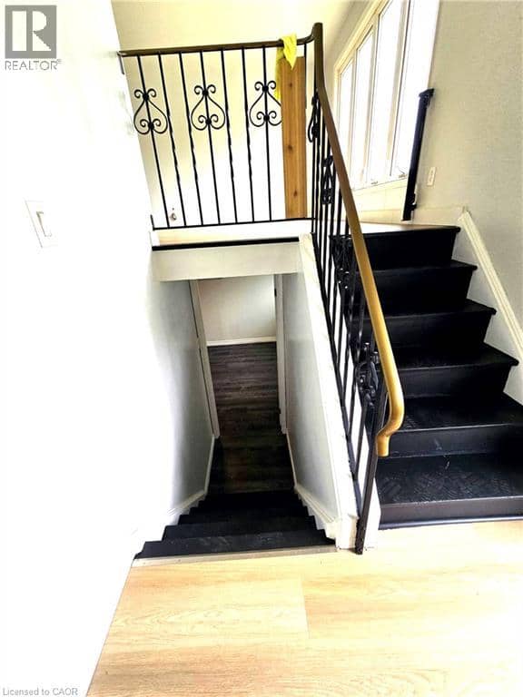 99 CLUTHE Crescent — photo 30 of 30