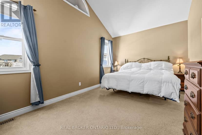 204 Hillpark High Street — photo 12 of 24
