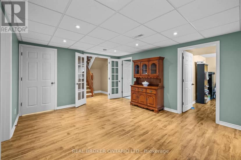 204 Hillpark High Street — photo 17 of 24