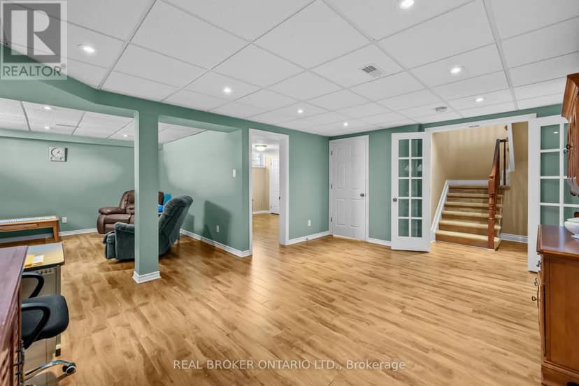 204 Hillpark High Street — photo 18 of 24