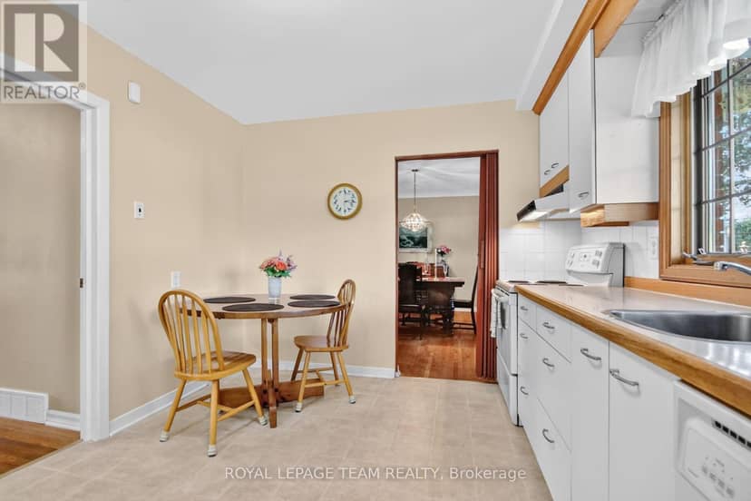 957 Winnington Avenue — photo 13 of 38