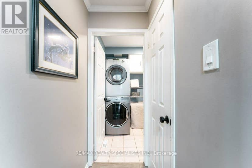 34 Killaloe Crescent — photo 10 of 40