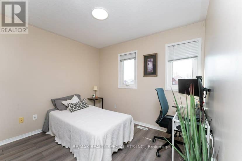 34 Killaloe Crescent — photo 27 of 40
