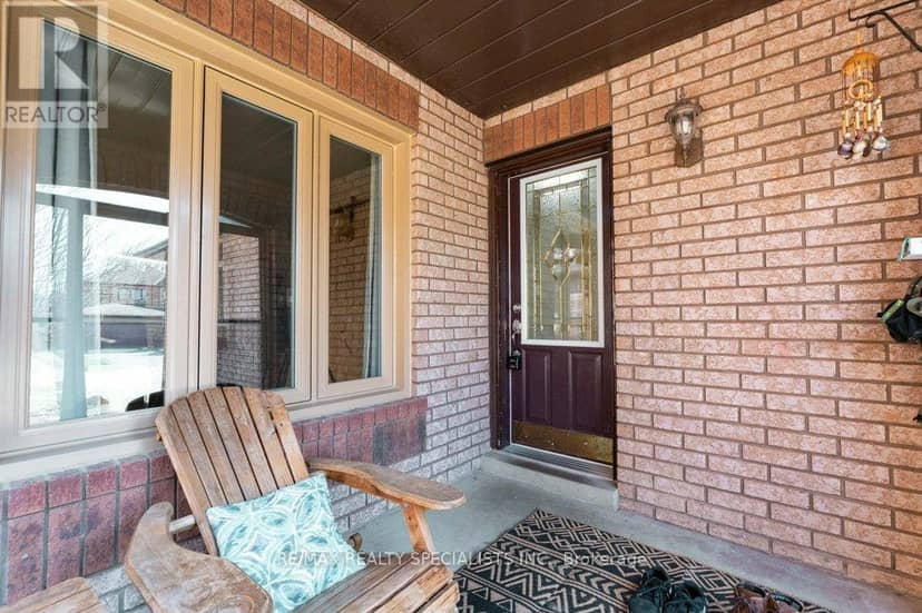 34 Killaloe Crescent — photo 6 of 40