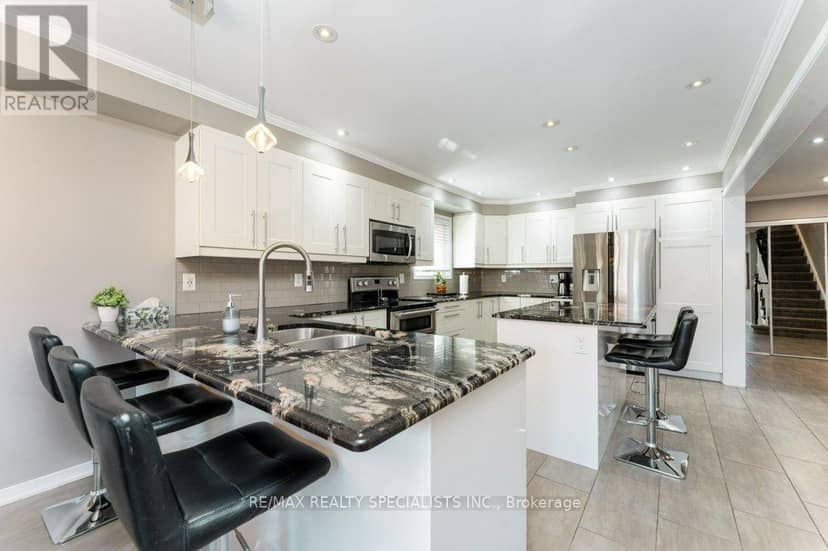 34 Killaloe Crescent — photo 16 of 40
