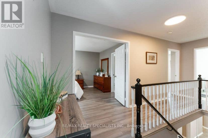 34 Killaloe Crescent — photo 20 of 40