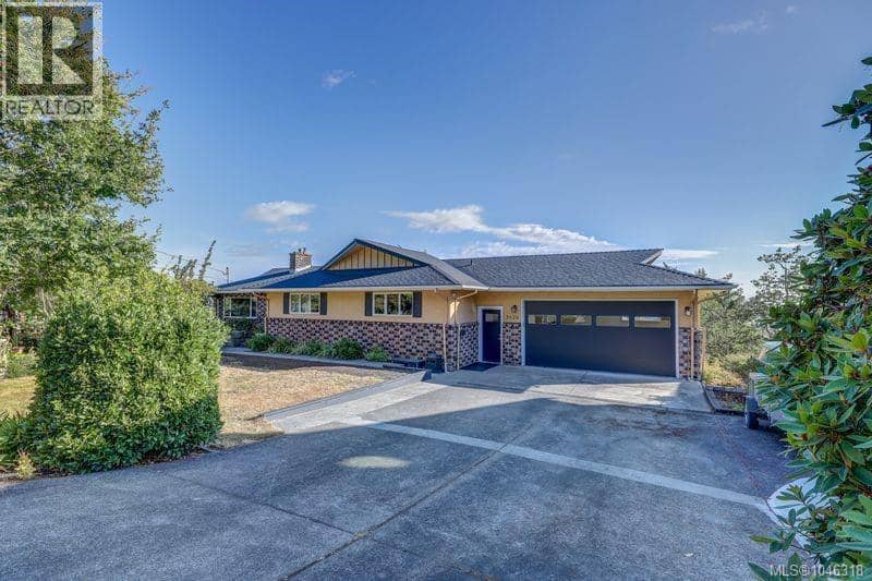 3628 Overlook Dr — photo 1 of 40
