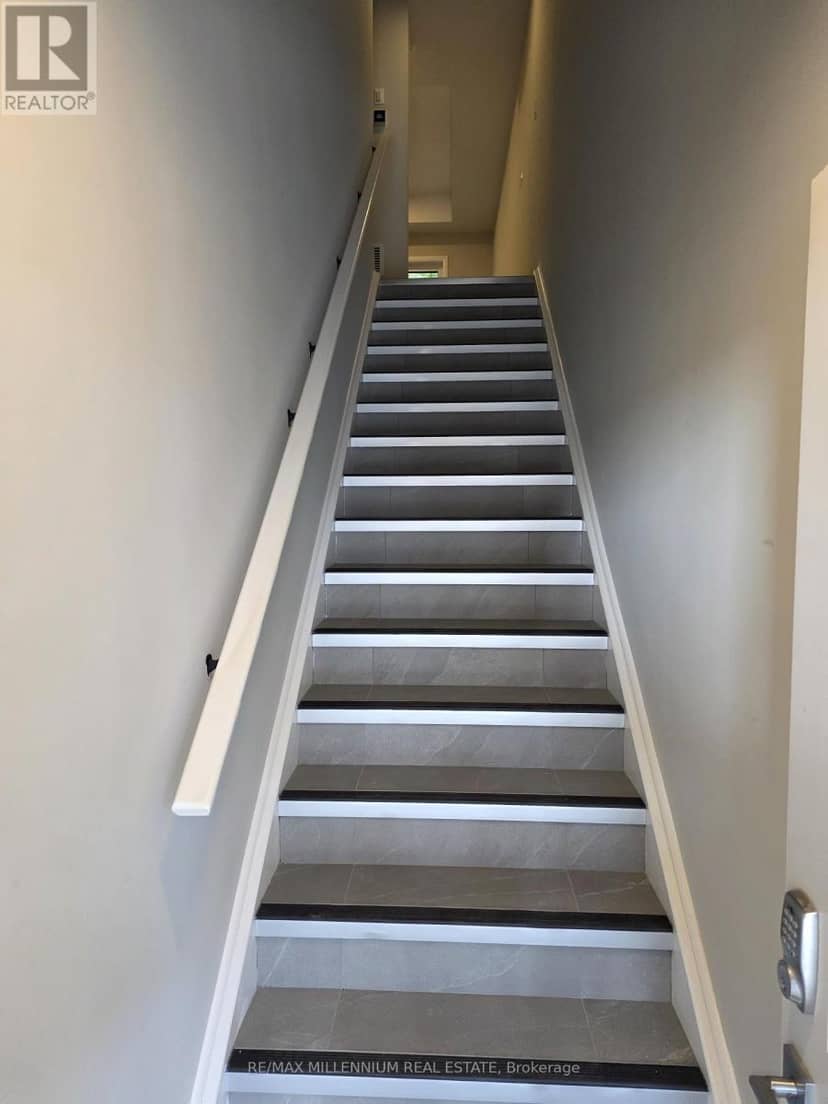 320 - 708 Woolwich Street — photo 2 of 21