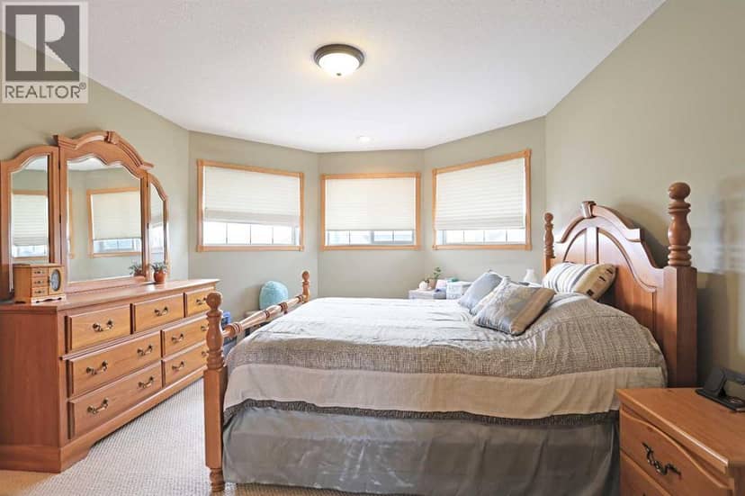 372 Lake Stafford Drive E — photo 16 of 40