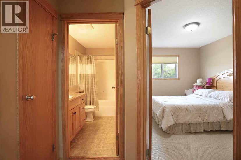 372 Lake Stafford Drive E — photo 20 of 40