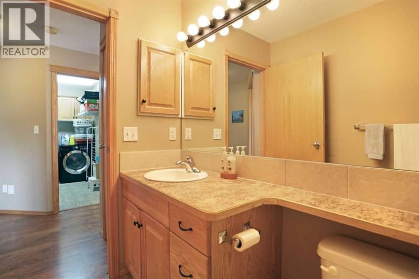 372 Lake Stafford Drive E — photo 24 of 40