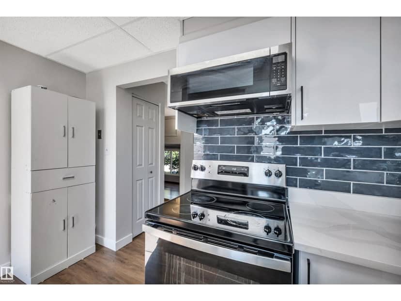 10856 173 AV NW — photo 10 of 33