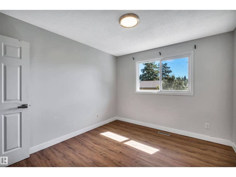 10856 173 AV NW — photo 16 of 33