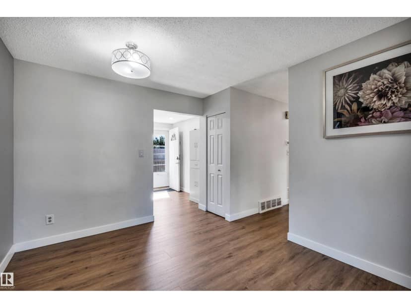 10856 173 AV NW — photo 14 of 33