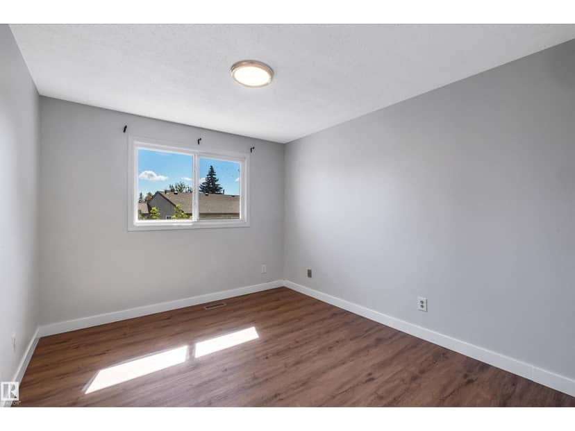 10856 173 AV NW — photo 15 of 33