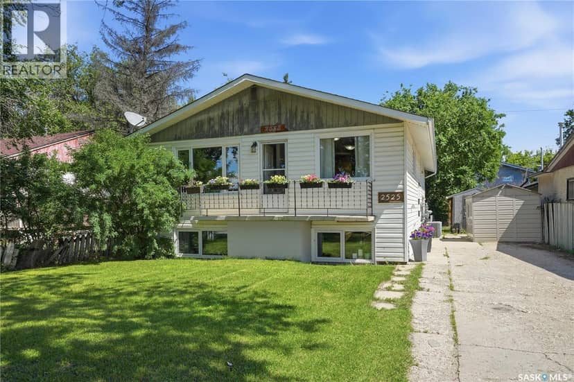 2525 McPherson AVENUE — photo 1 of 40