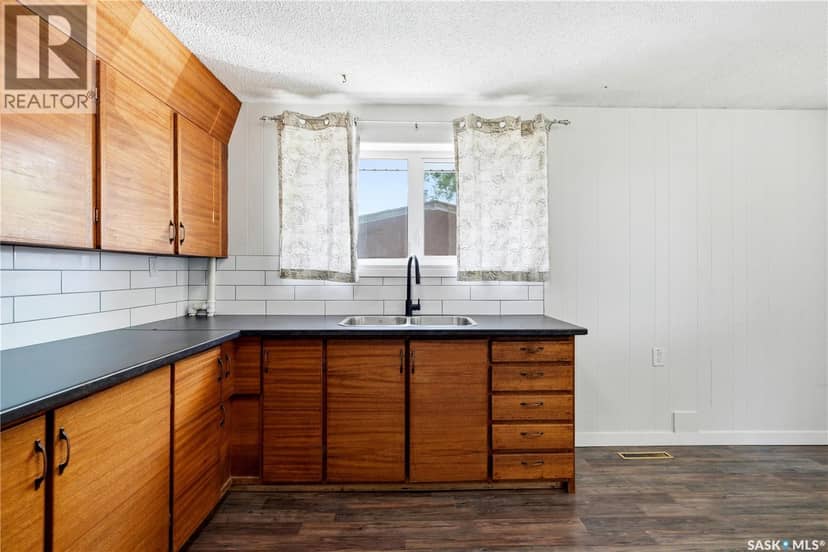 2525 McPherson AVENUE — photo 11 of 40