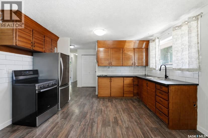 2525 McPherson AVENUE — photo 12 of 40